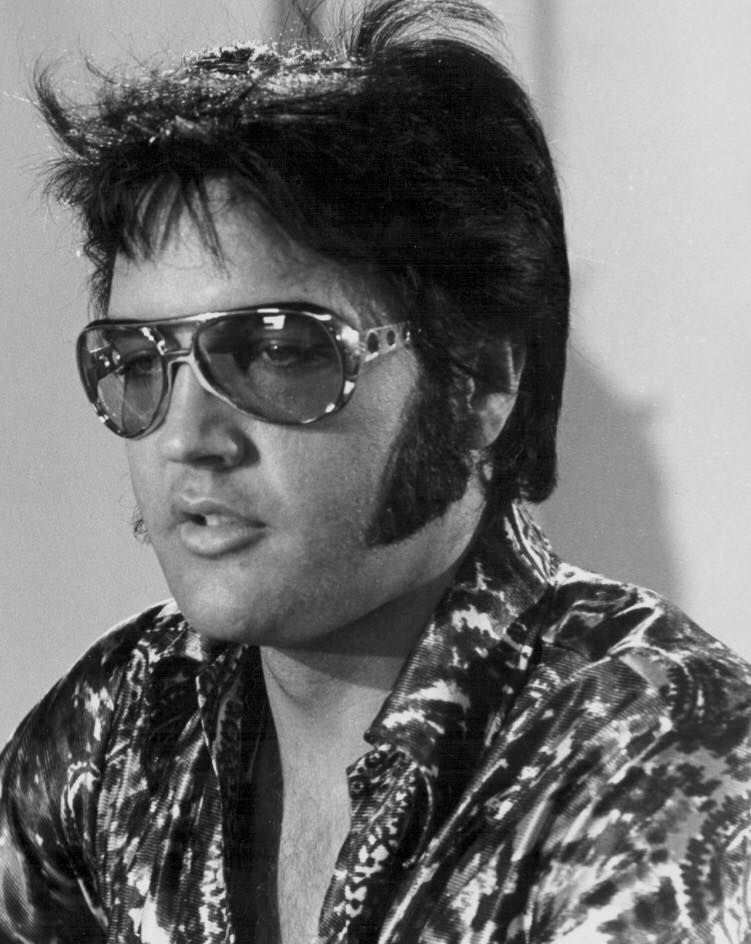 Elvis in aviators