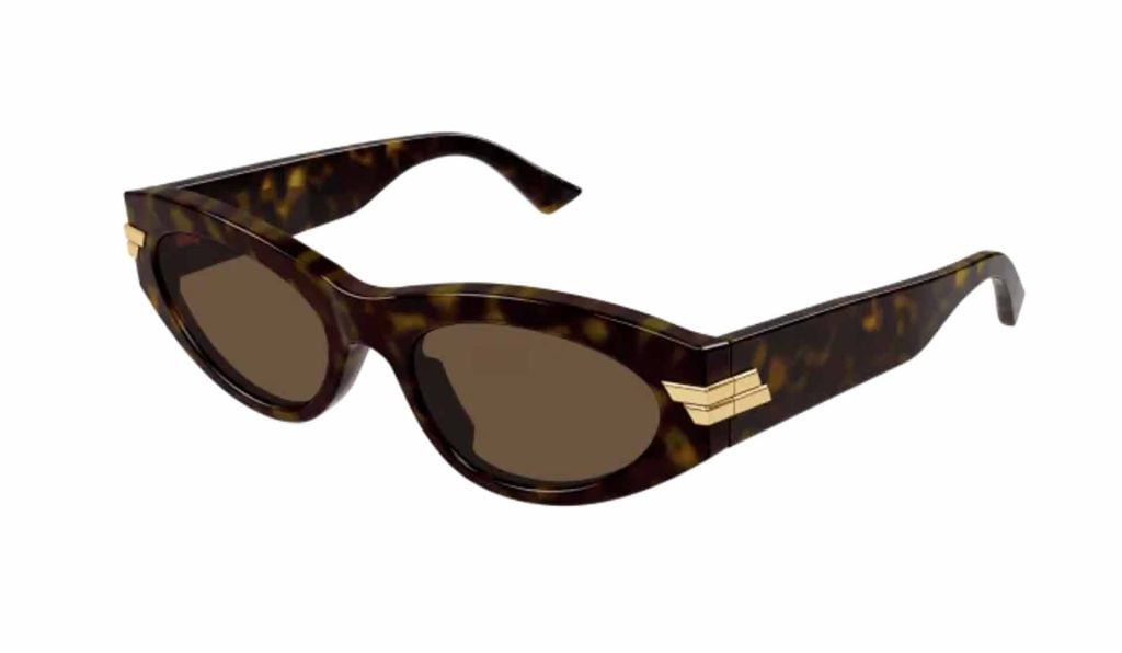 Sophisticated Havana (tortoiseshell) Bottega Veneta sunglasses in style BV1189S with brown lenses and gold details