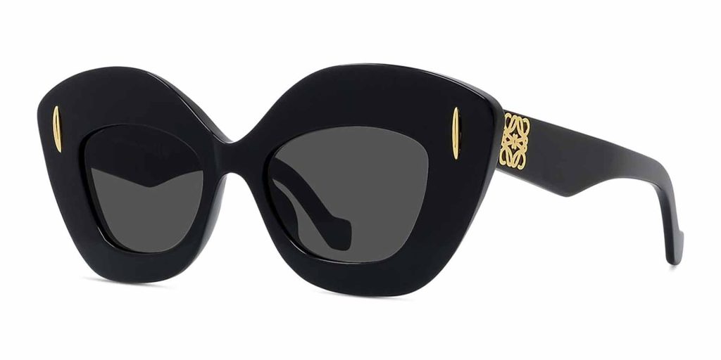 Black cat-eye Loewe ANAGRAM LW40127I sunglasses, perfect for heart-shaped faces